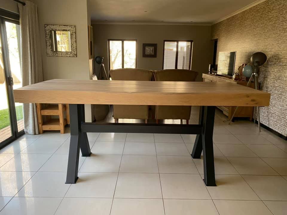 Final assembly and quality inspection of custom table