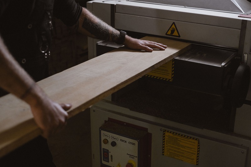 Sanding and sealing solid Kiaat and Oak table tops